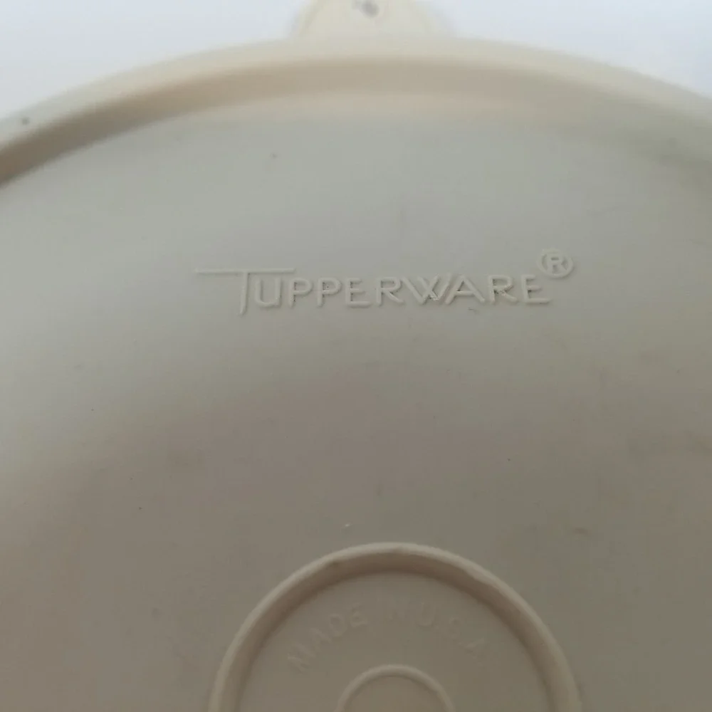 💲 Tupperware Tan Medium 6.5 inch Replacement Lid # 227-24 Tupper Seal (RR8)